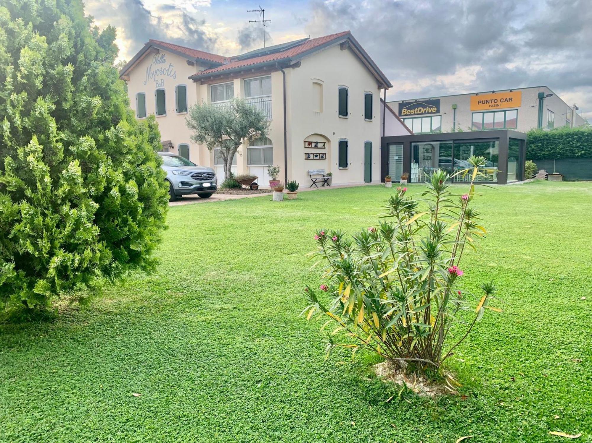 Villa Myosotis Mirano Exteriör bild